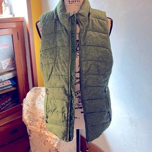 Green Tea green quilted vest size medium